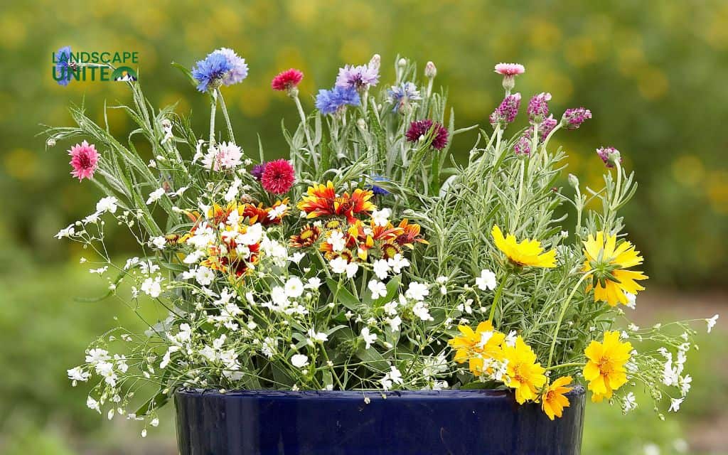 12 Creative ideas using potted plants in flower beds